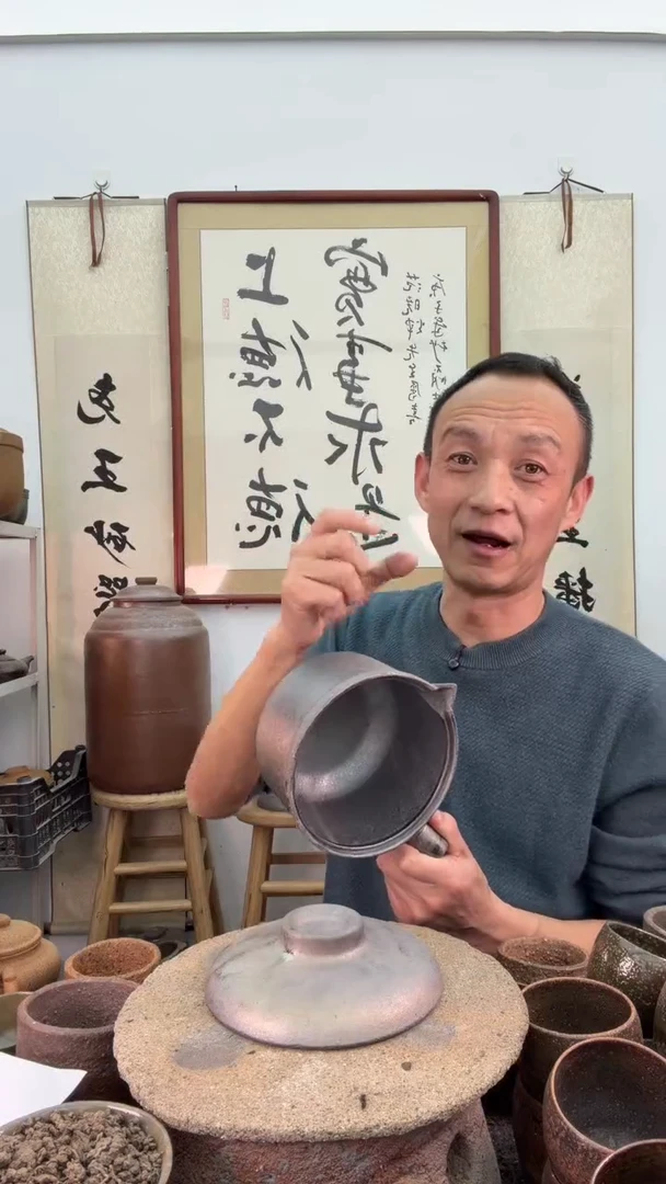 黑色侧把小砂锅非遗