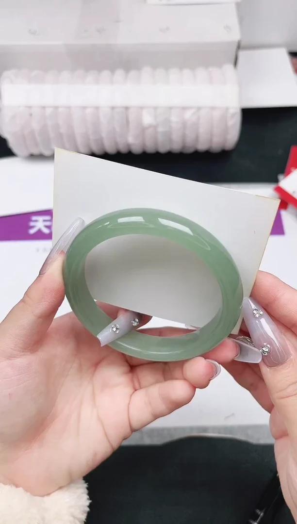 未镶嵌手镯石英质玉64-60