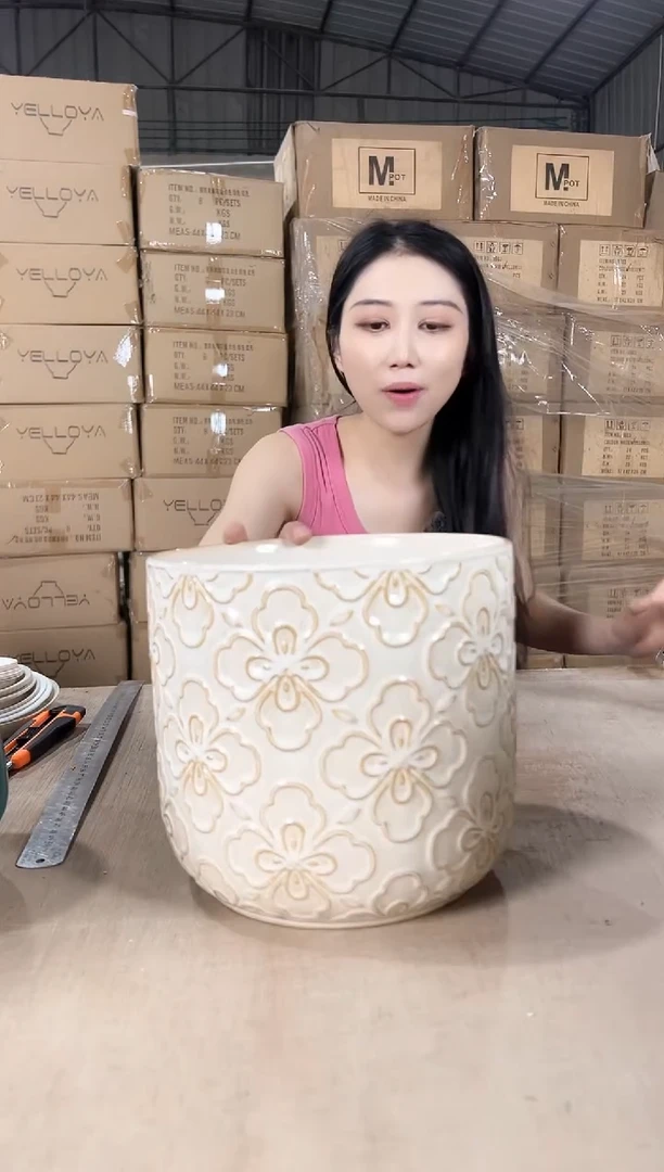 浮雕花朵奶白大号21x19