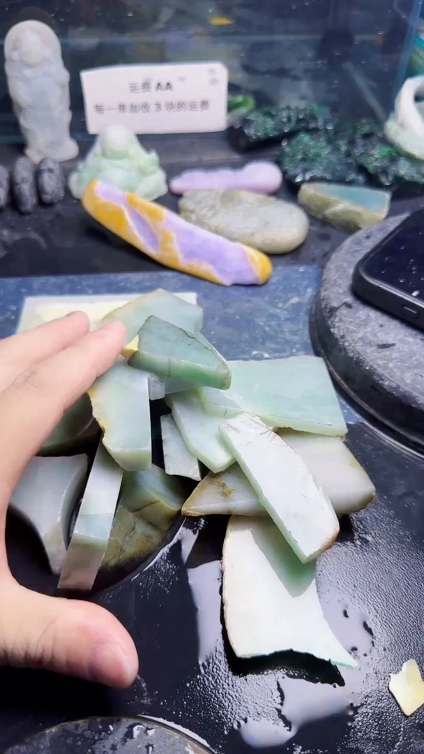 翡翠挂件未镶嵌天然翡翠093