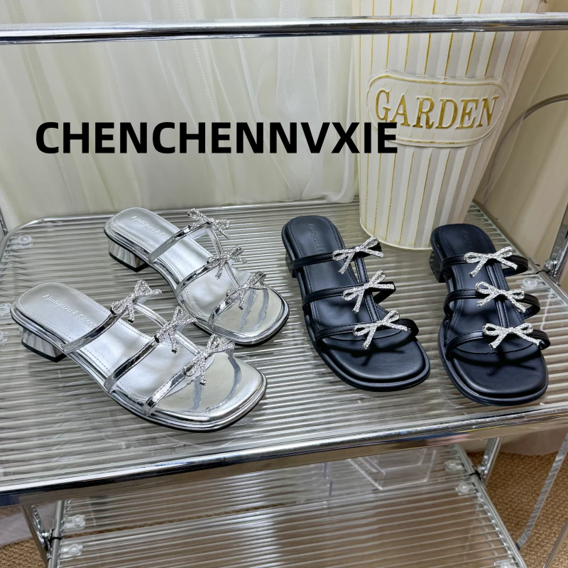 2025年夏季新款低跟粗跟凉拖鞋鞋蝴蝶结水钻爆款网红仙女风一字型