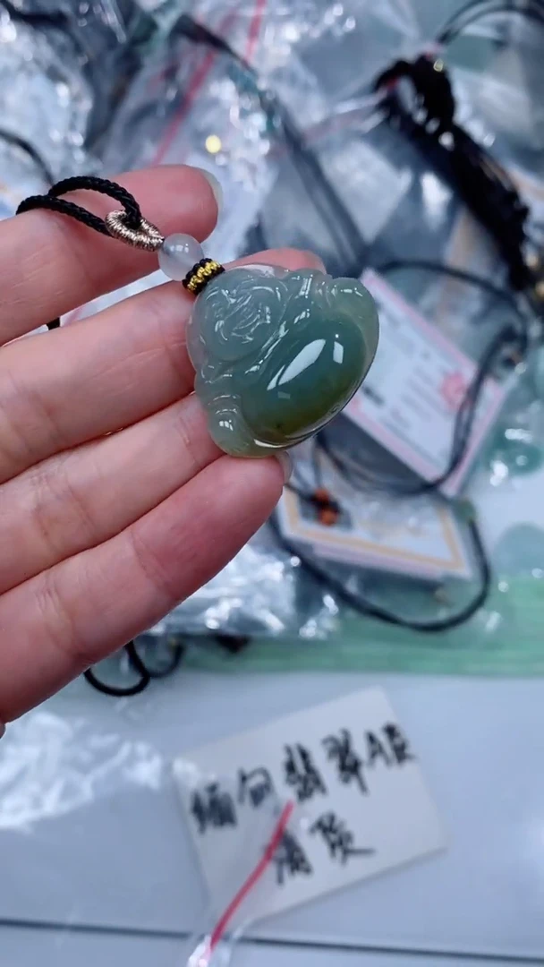 颈饰未镶嵌翡翠吊坠