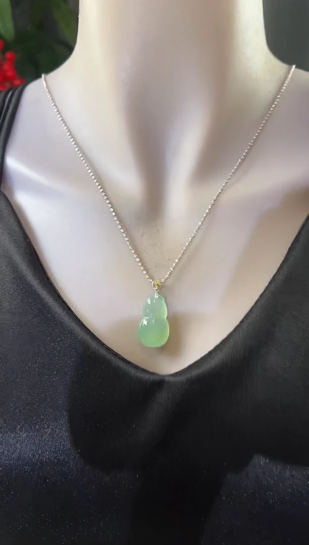 吊坠(不含链)18K金镶嵌翡翠高冰甜阳绿葫芦吊坠