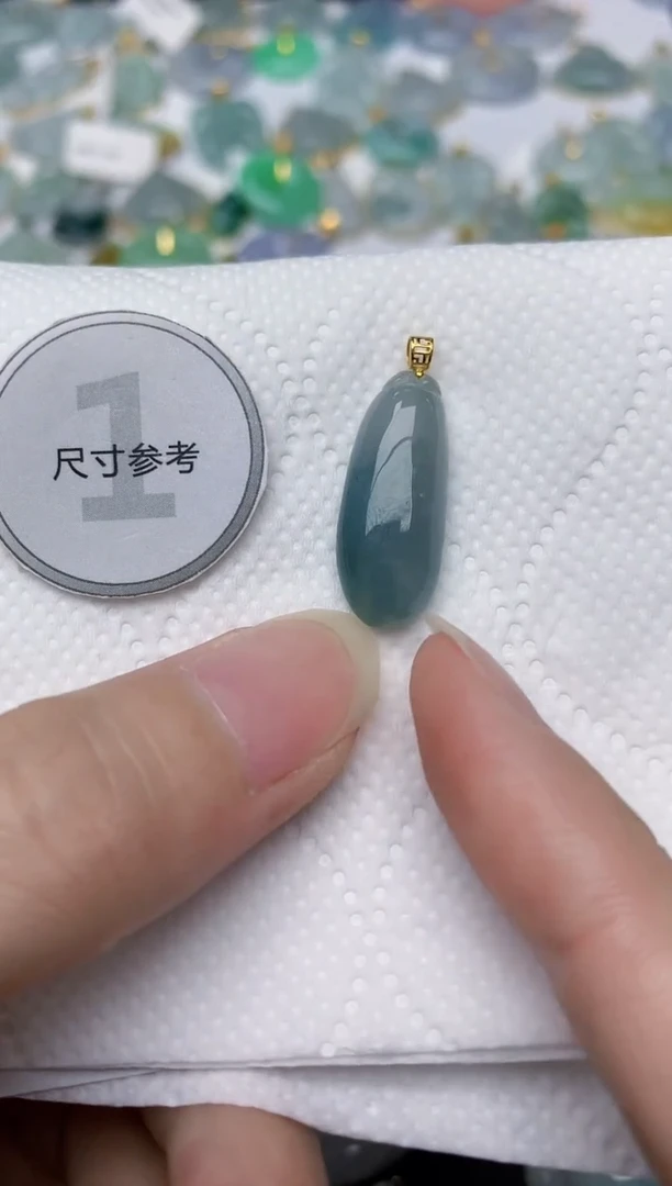 翡翠18K金镶嵌颈饰天然A货翡翠