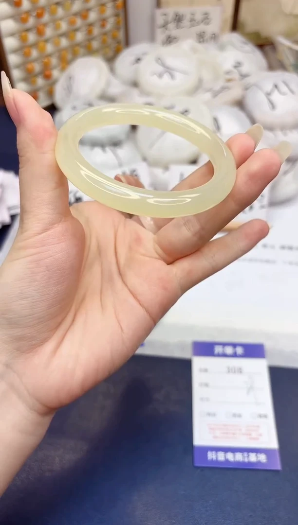 石英质玉手镯未镶嵌308-美人条晴水-圈口57