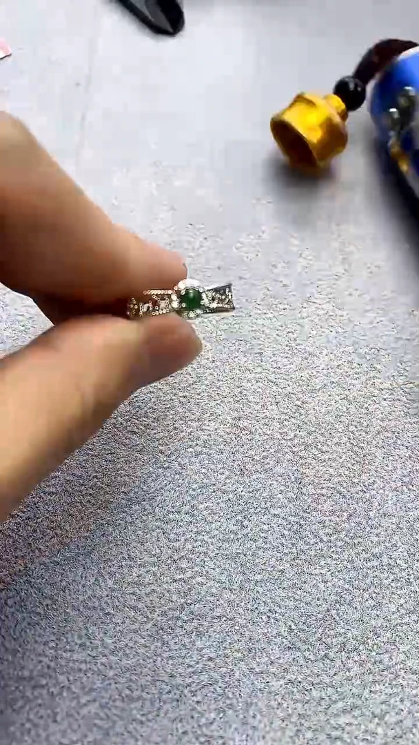 颈饰未镶嵌翡翠翡翠蛋面拉丝戒指