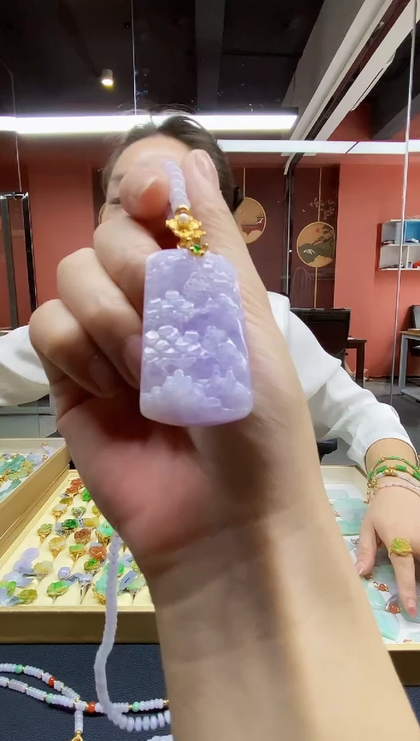 颈饰未镶嵌翡翠吊坠