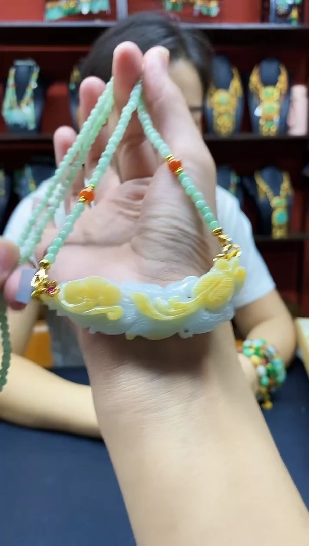 颈饰未镶嵌翡翠吊坠