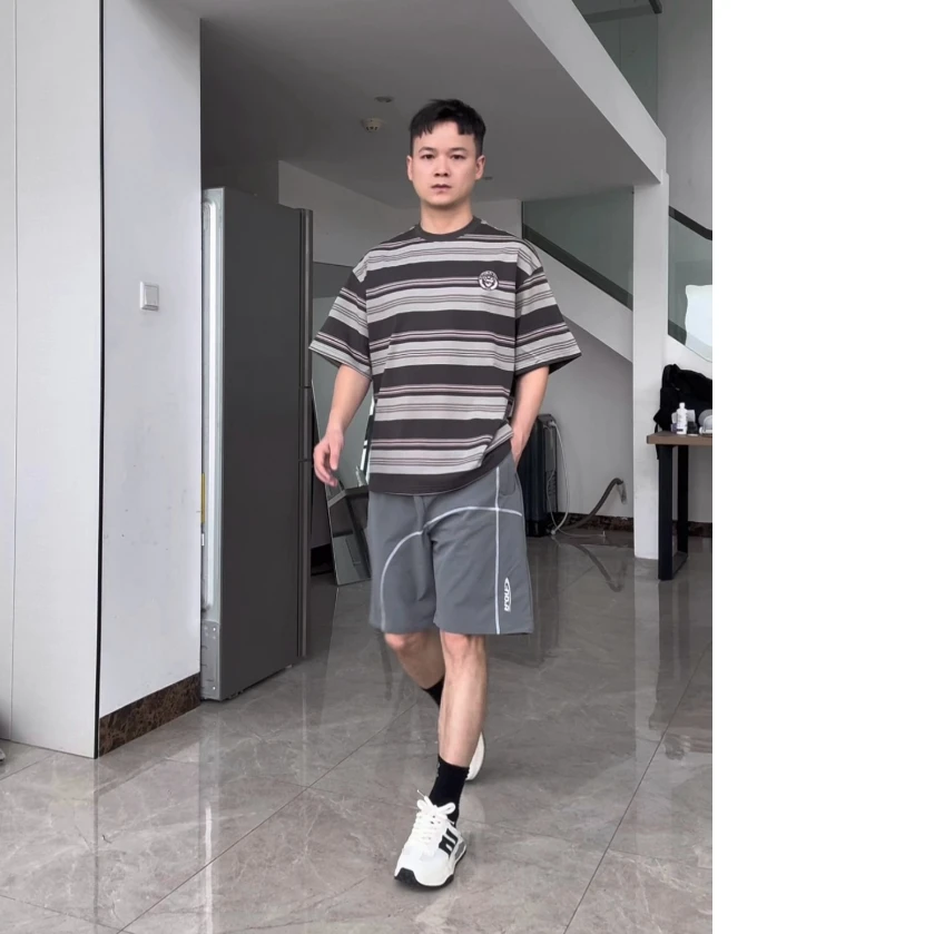 方向的向 夏季新款 条纹凉感圆领T恤+灰色休闲短裤