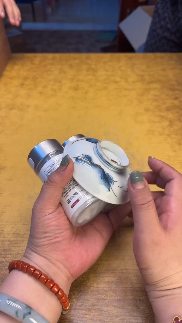 瓷器瓷瑕疵老破破130促拍一对碗