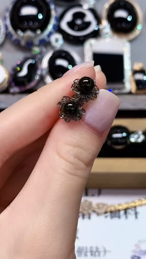 18K金镶嵌翡翠耳饰GQY多样性发其一
