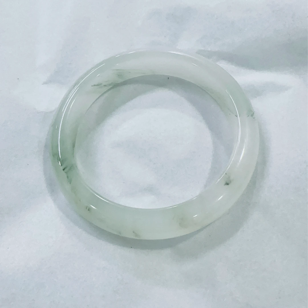 天山翠天然石英质玉手镯多样性发货编号：13