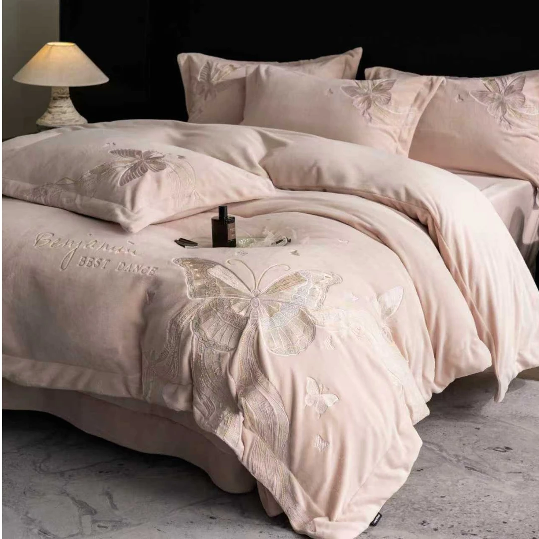 【轻风蝶舞】冬季新款全消光保暖重工刺绣款牛奶绒四件套