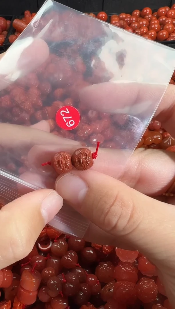 颈饰未镶嵌南红玛瑙1