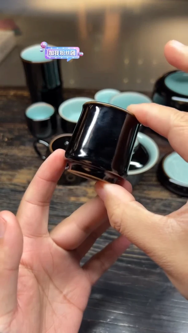 【闪购商品】/黄灿墨玉釉滴岩茶杯