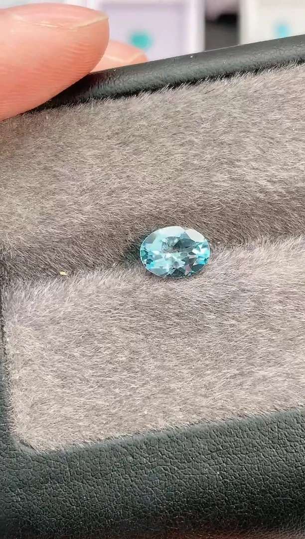 托帕石裸石6*8mm-29.9天然托帕石