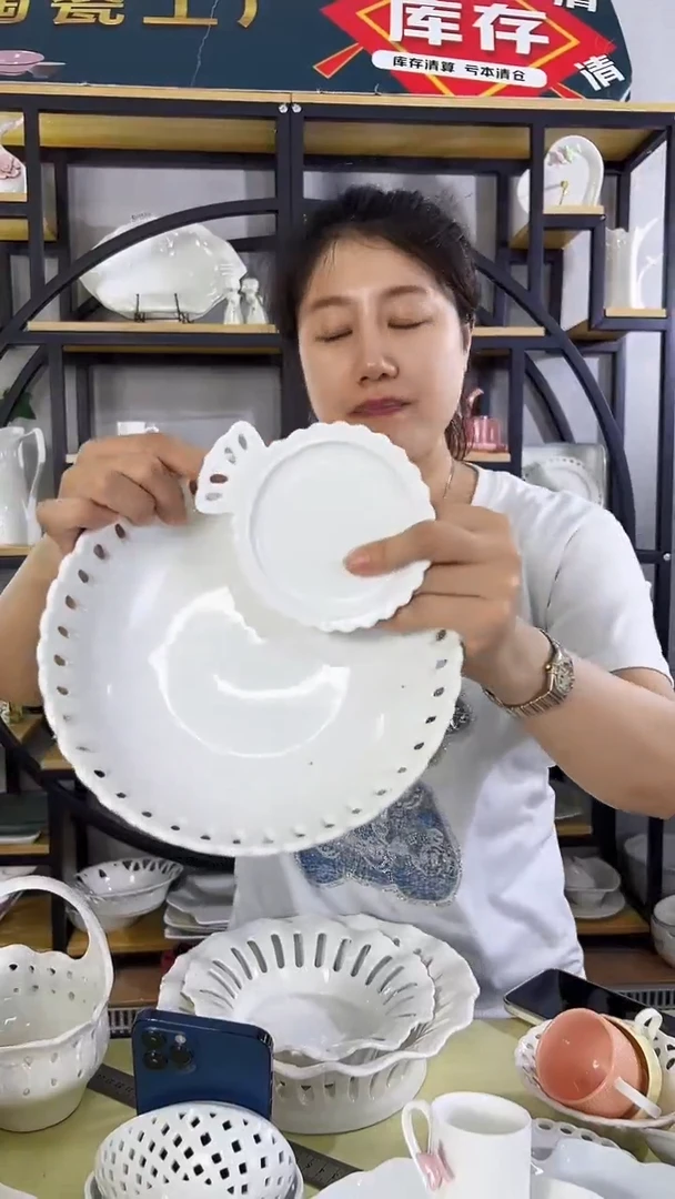 陶瓷镂空盘送酱料蝶一只