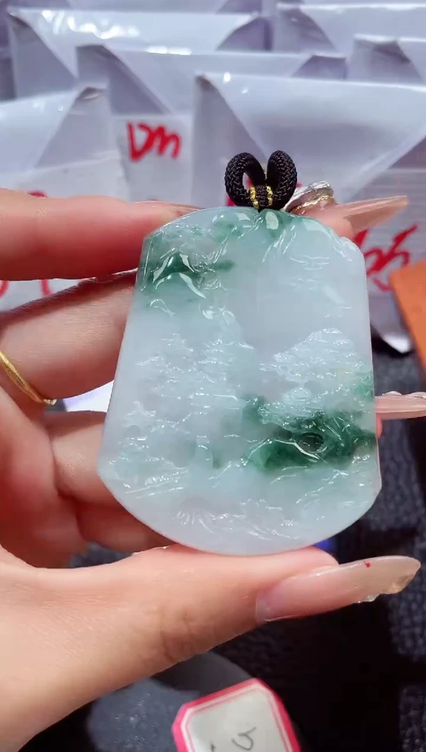 颈饰未镶嵌翡翠20260104