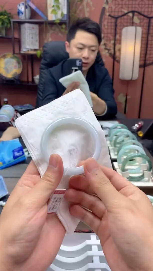 未镶嵌手镯翡翠2334********