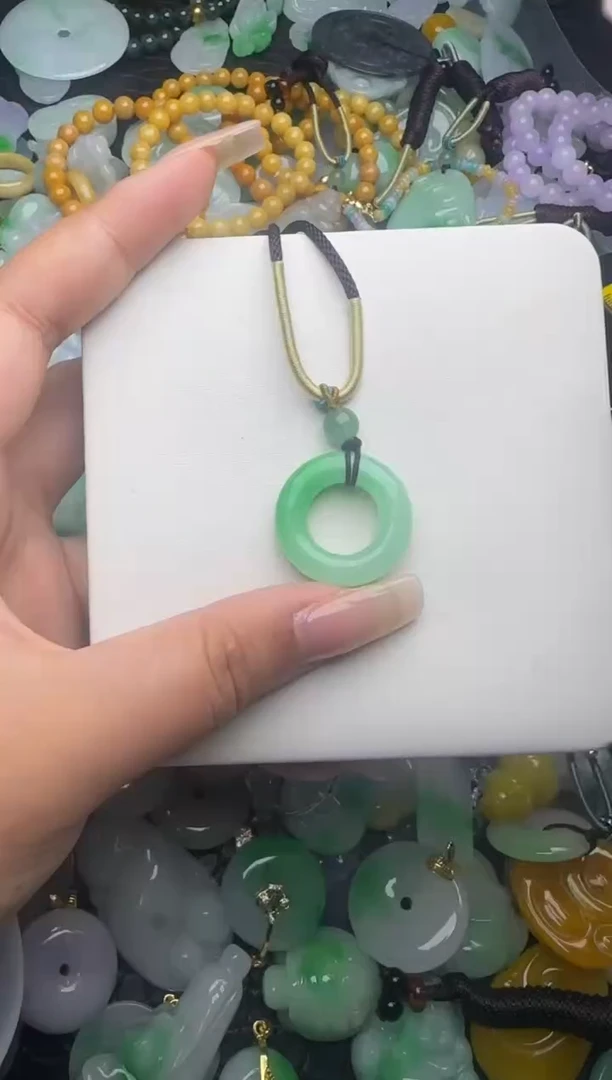 翡翠未镶嵌颈饰天然缅甸翡翠吊坠