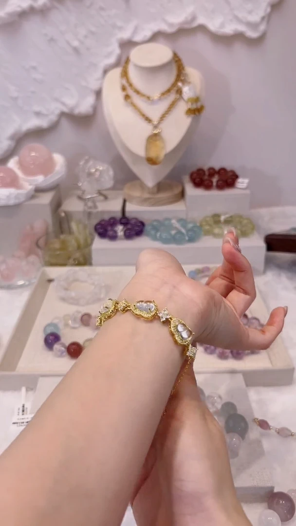 水晶手串未镶嵌 多样性发其一