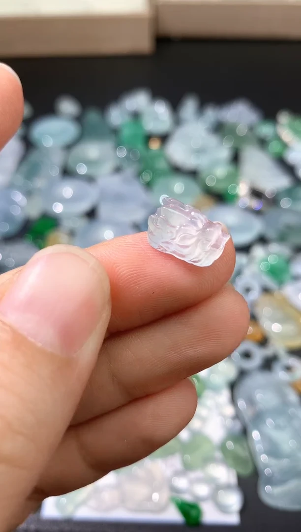 颈饰未镶嵌翡翠吊坠