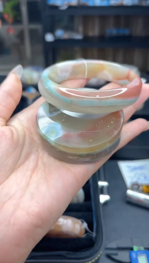 石英质玉手镯未镶嵌322(63圈赠送镯心)