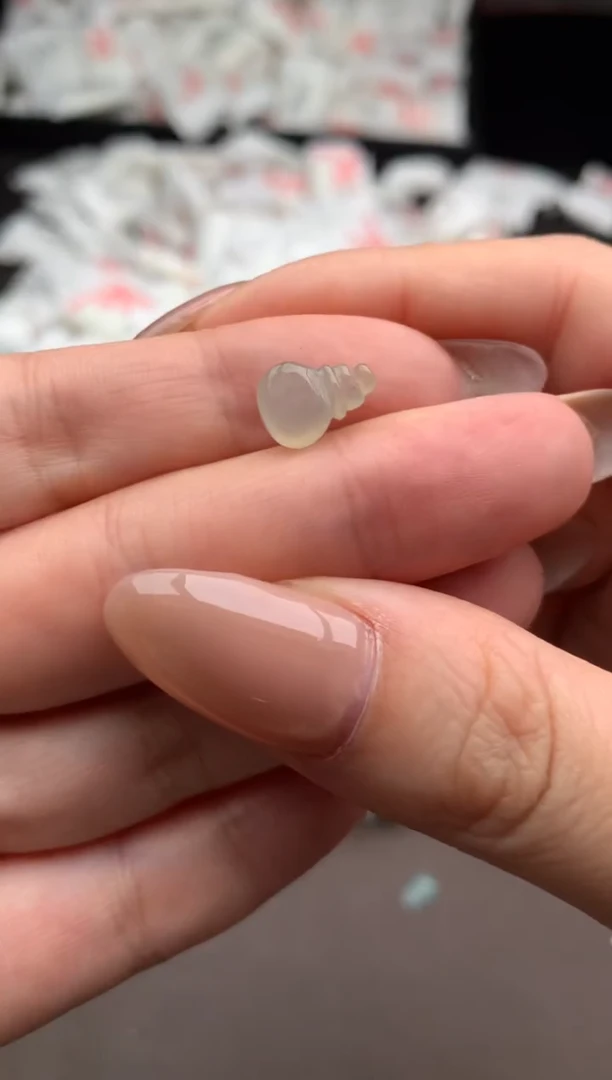 【闪购商品】翡翠挂件未镶嵌  一  42