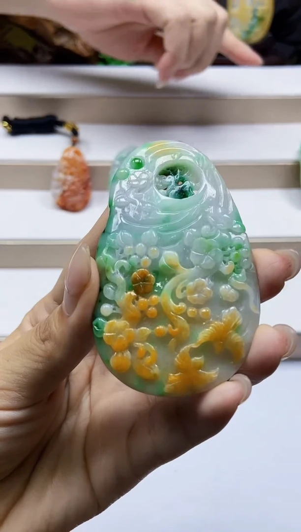 颈饰未镶嵌翡翠翡翠A货