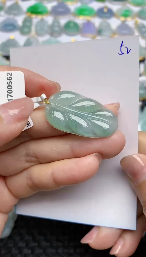 【闪购商品】翡翠颈饰18K金镶嵌天然A货翡翠 52