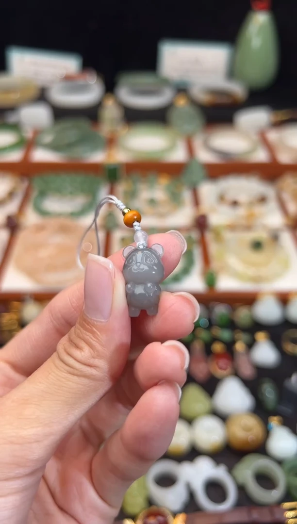 未镶嵌和田玉挂件放漏