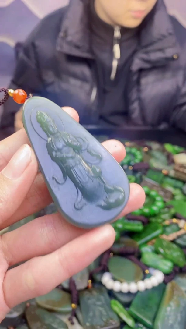 颈饰未镶嵌和田玉1