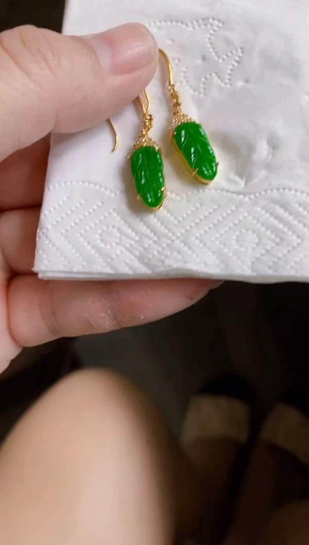 翡翠18K金镶嵌颈饰耳饰