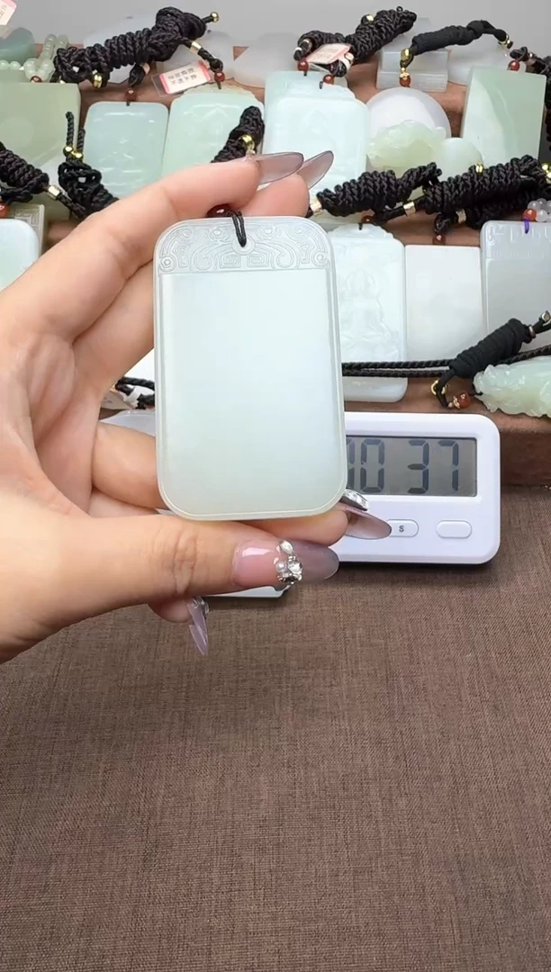 颈饰未镶嵌和田玉1