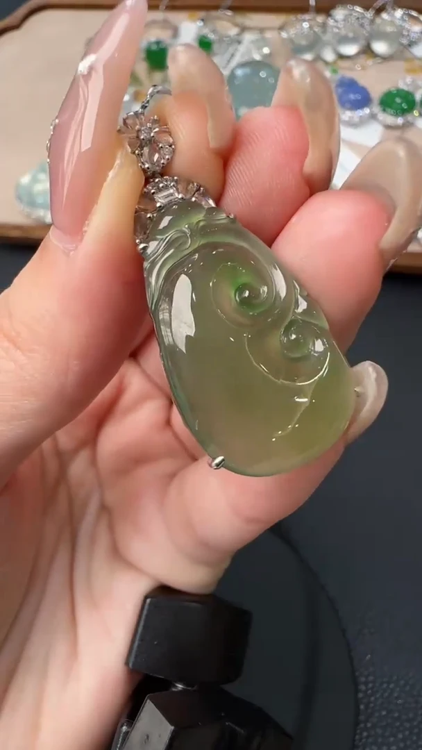 【闪购商品】翡翠吊坠(不含链)18K金镶嵌38