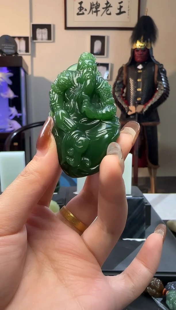 颈饰未镶嵌和田玉索**西碧玉关公吊坠