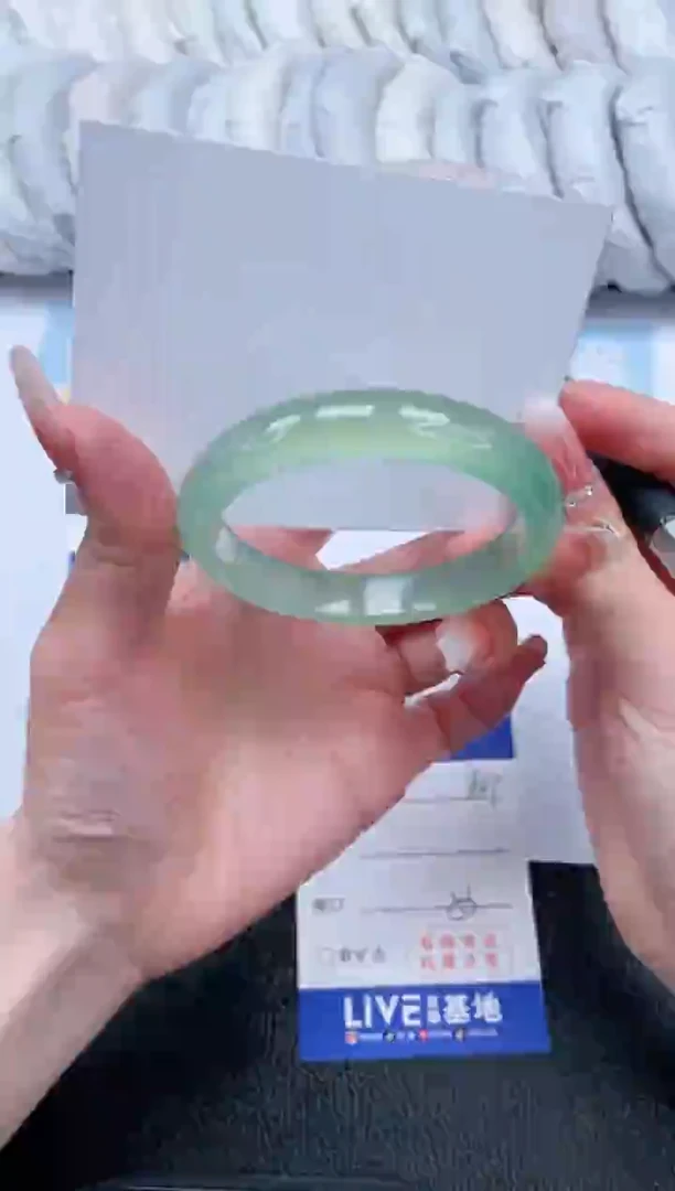 【闪购商品】石英质玉手镯未镶嵌T147-53