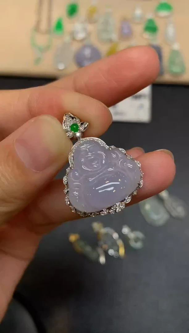 颈饰18K金镶嵌翡翠佛公【无服务费