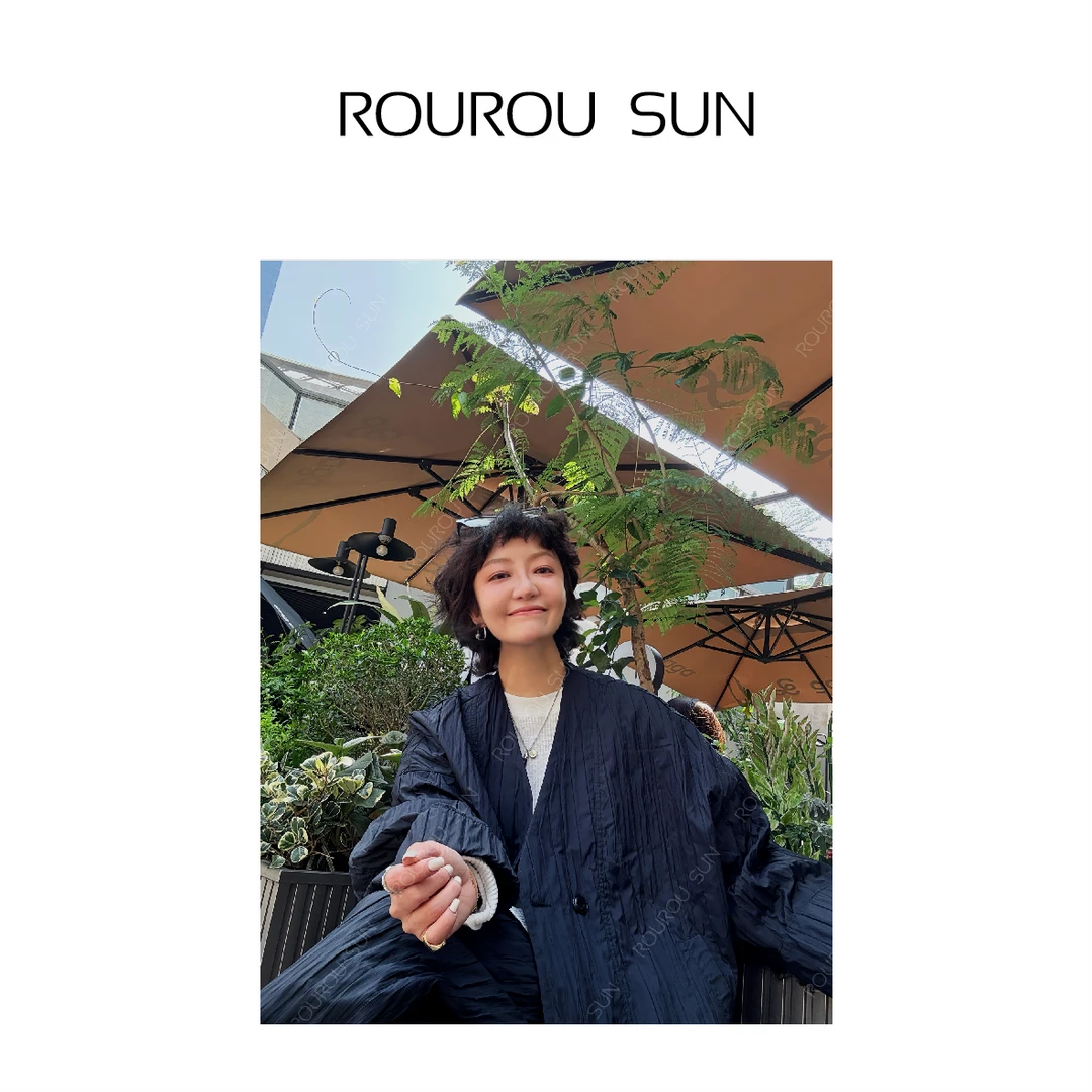 22665设计感竖纹褶皱双排扣外套女宽松圆领保暖V领开衫