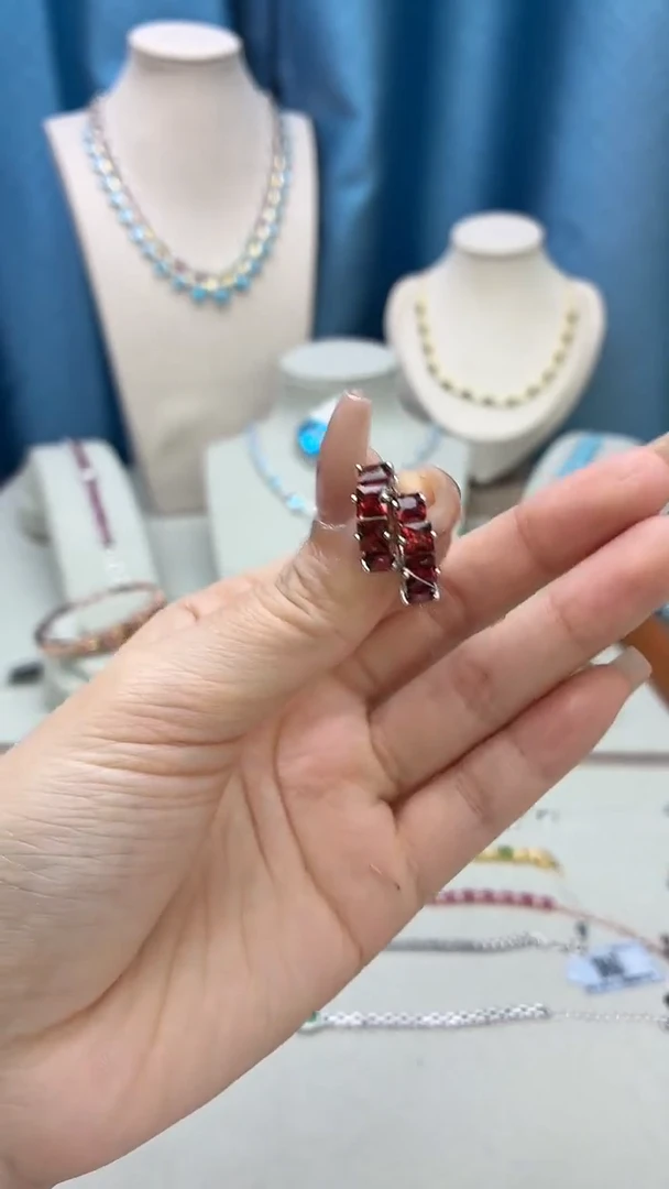 银S925镶嵌耳饰石榴石306JH0101产品一个（多样性）