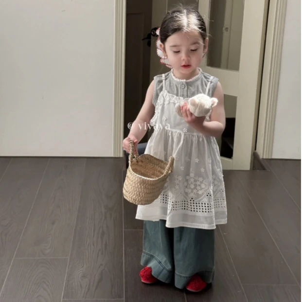 2025夏季度假风背心两件套连衣群蕾丝女童镂空女宝韩版白色