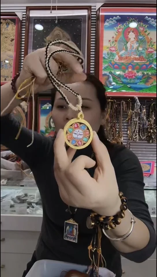 吊坠六字真言 纯手绘唐卡（非质量问题 不退不换）