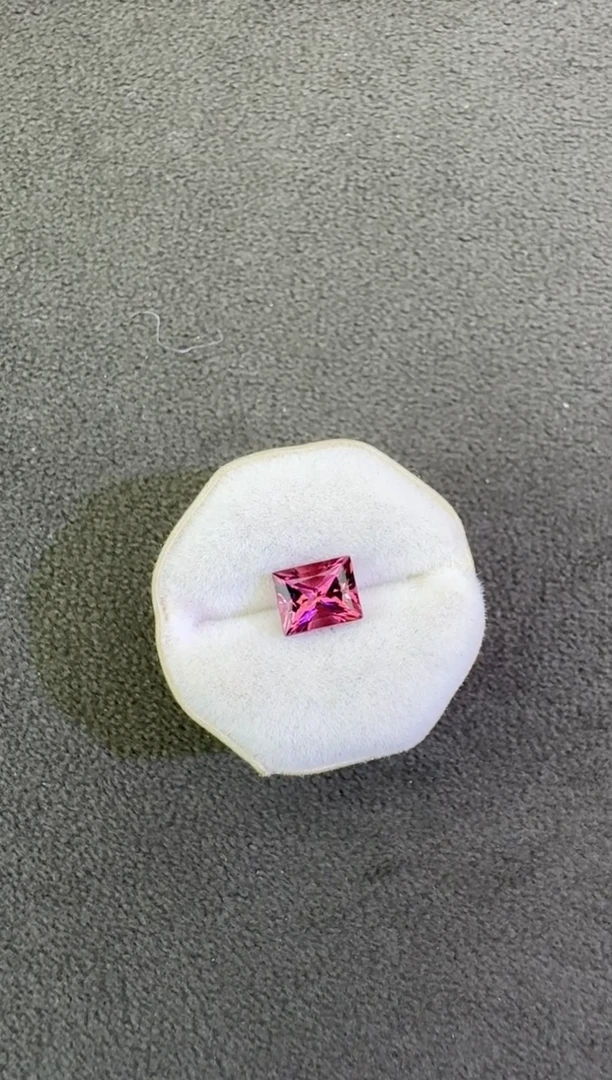 未镶嵌珠宝半成品碧玺0.93ct