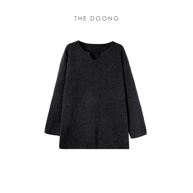 深灰U领针织衫长袖毛衣