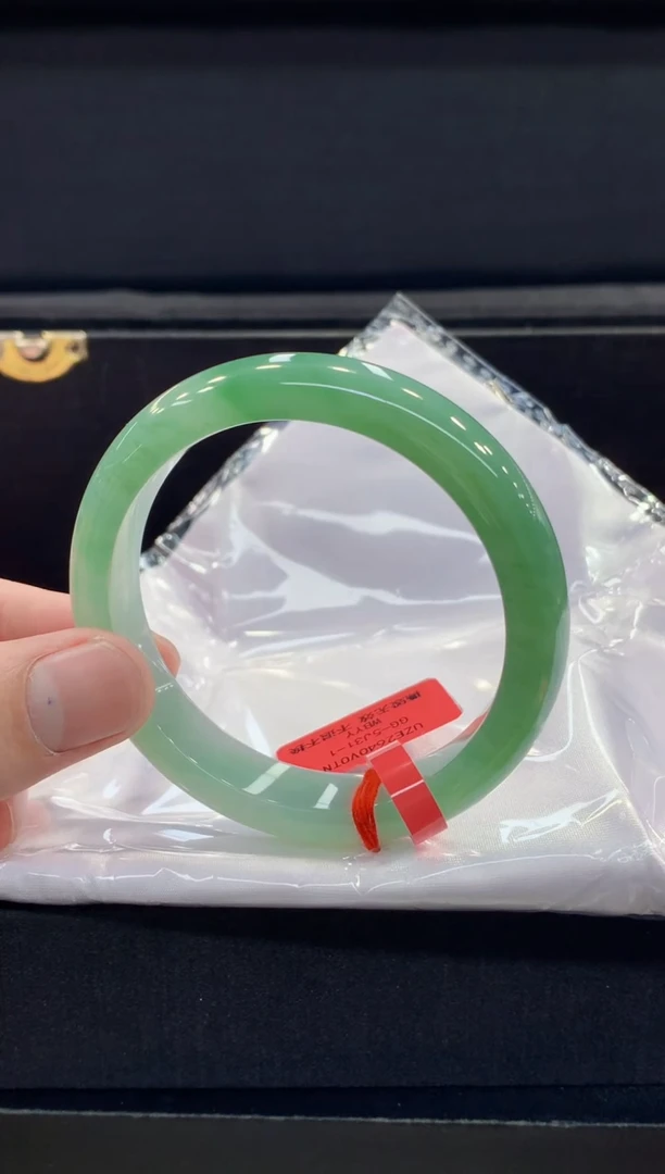 未镶嵌手镯翡翠翡翠手镯