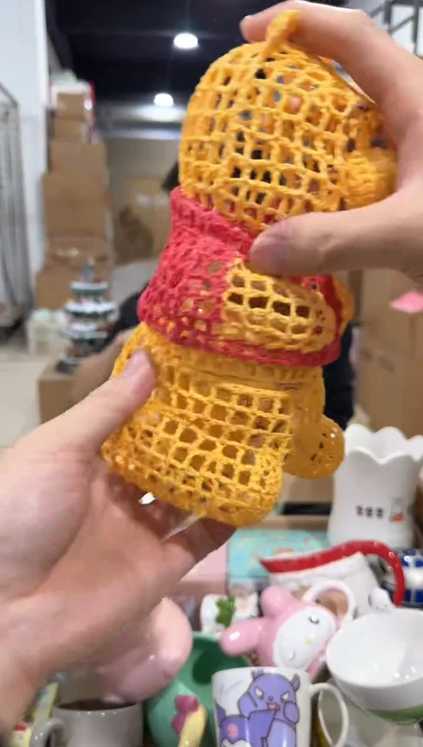 瓷片编织维尼摆件