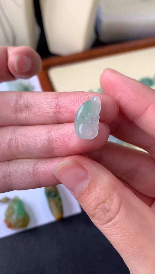 【闪购商品】定制翡翠未镶嵌翡翠