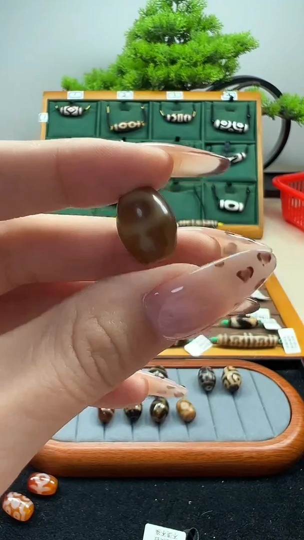 玛瑙/玉髓（覆膜）颈饰未镶嵌52.（微瑕随机发货）