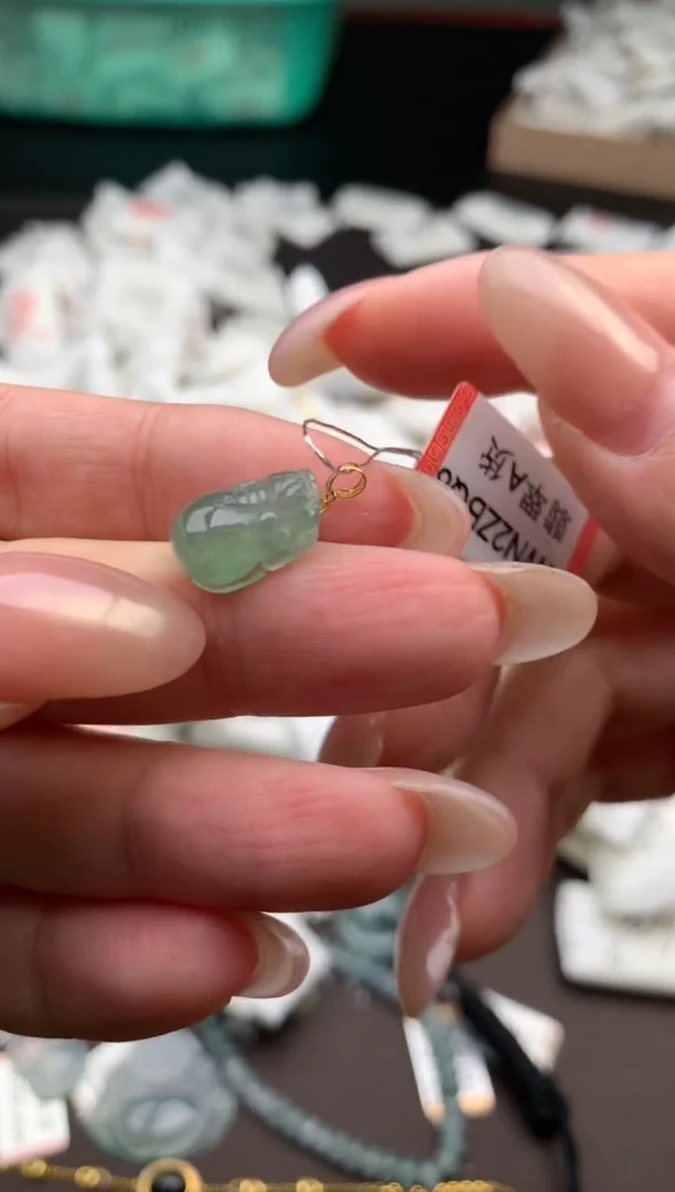 【闪购商品】翡翠挂件18K金镶嵌一
