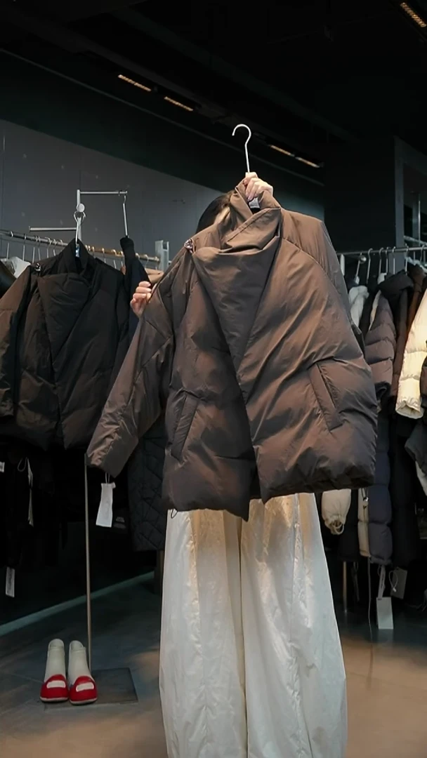 咖色羽绒咖色羽绒